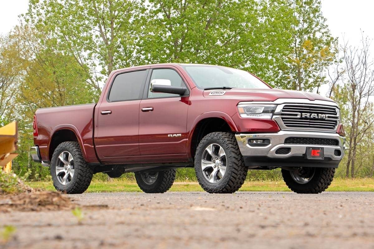 Rough Country 3.5" Lift Kit N3 Struts for Ram 1500 2019-2025 31431RED