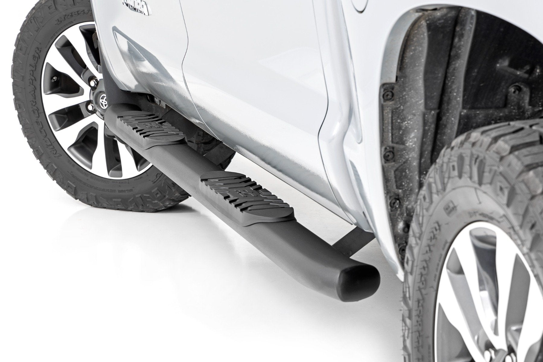 Rough Country Oval Nerf Step Crew Cab Black Toyota Tundra 2WD/4WD (07-21) 21009