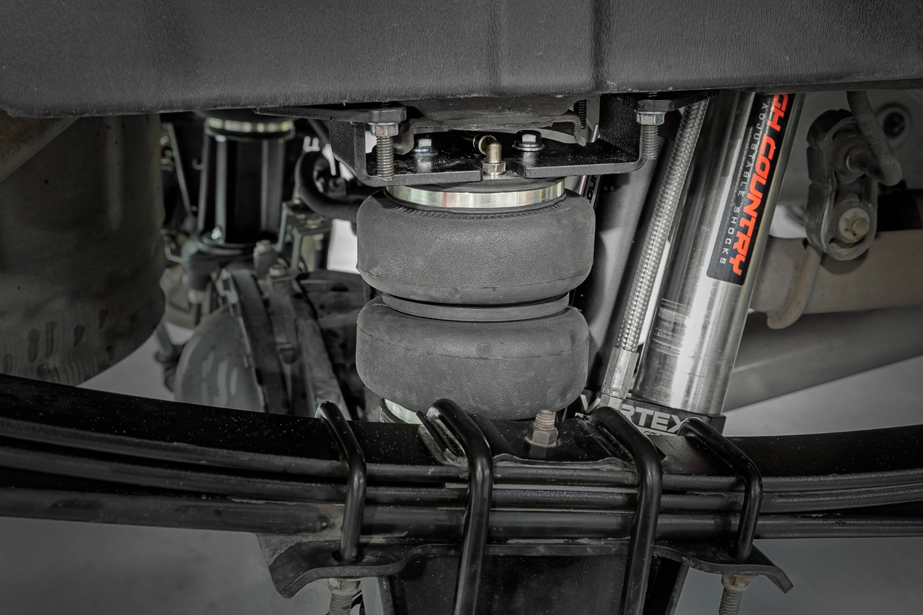 Rough Country Air Spring Kit | 2-3.5" Lift Kit | Chevy/GMC 1500 19-25 100113C
