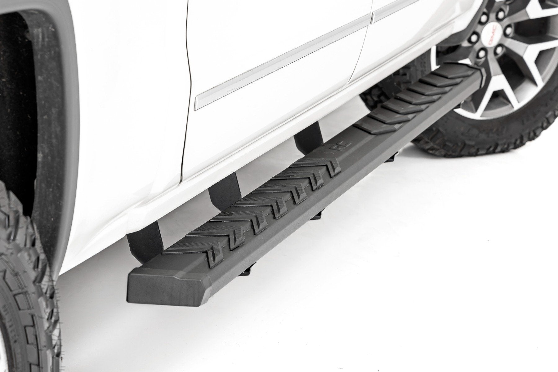 Rough Country BA2 Running Board | Side Step Bars | Chevy/GMC 1500/2500HD/3500HD (07-19 & Classic) 41001A