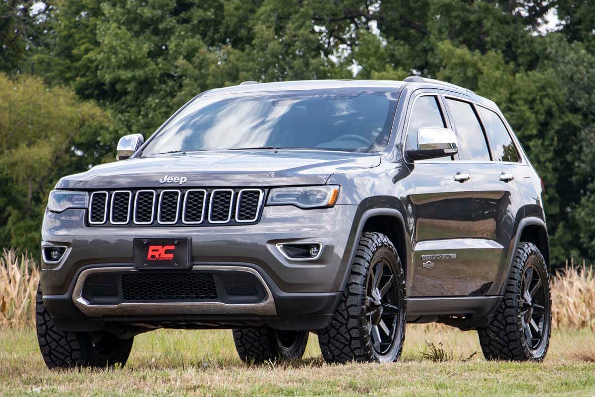 Rough Country 2.5in Lift Kit For Jeep Grand Cherokee WK2 11-22 60300