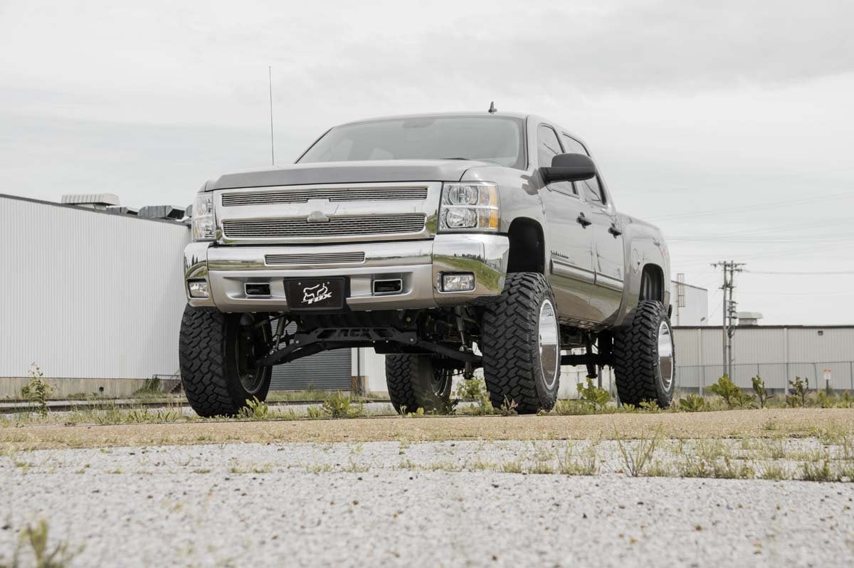 Rough Country Chevy GMC 1500 Pickup 7.5" Susp Lift Kit w/LIFTED STRUTS 07-13 4wd 26431