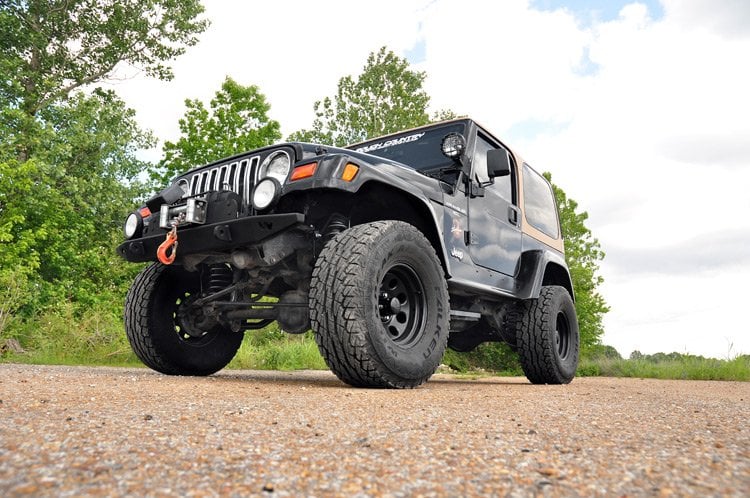 Rough Country 4 Inch Suspension Lift Kit w Shocks for Jeep Wrangler TJ 4wd 03-06 90730