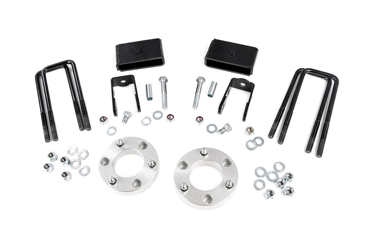 Rough Country 2in Nissan Leveling Lift Kit 16-20 Titan XD 2WD/4WD 868