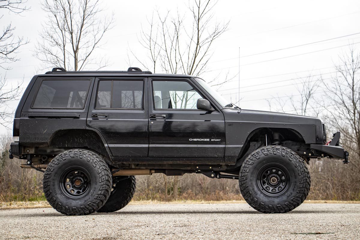 Rough Country Jeep Lower Door Armor 97-01 Cherokee XJ 10582