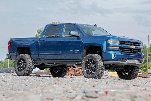 Rough Country 7in GM Suspension Lift Kit Vertex 14-18 1500 PU 2WD 18750