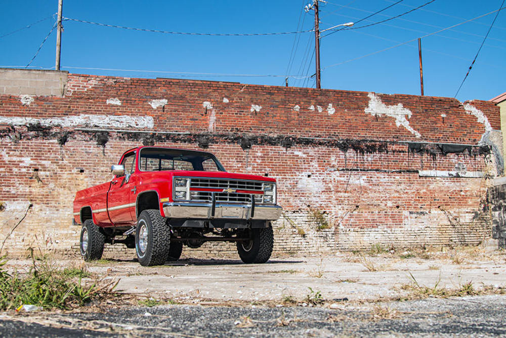 Rough Country 4in GM Suspension Lift System 56in Rear Springs -5