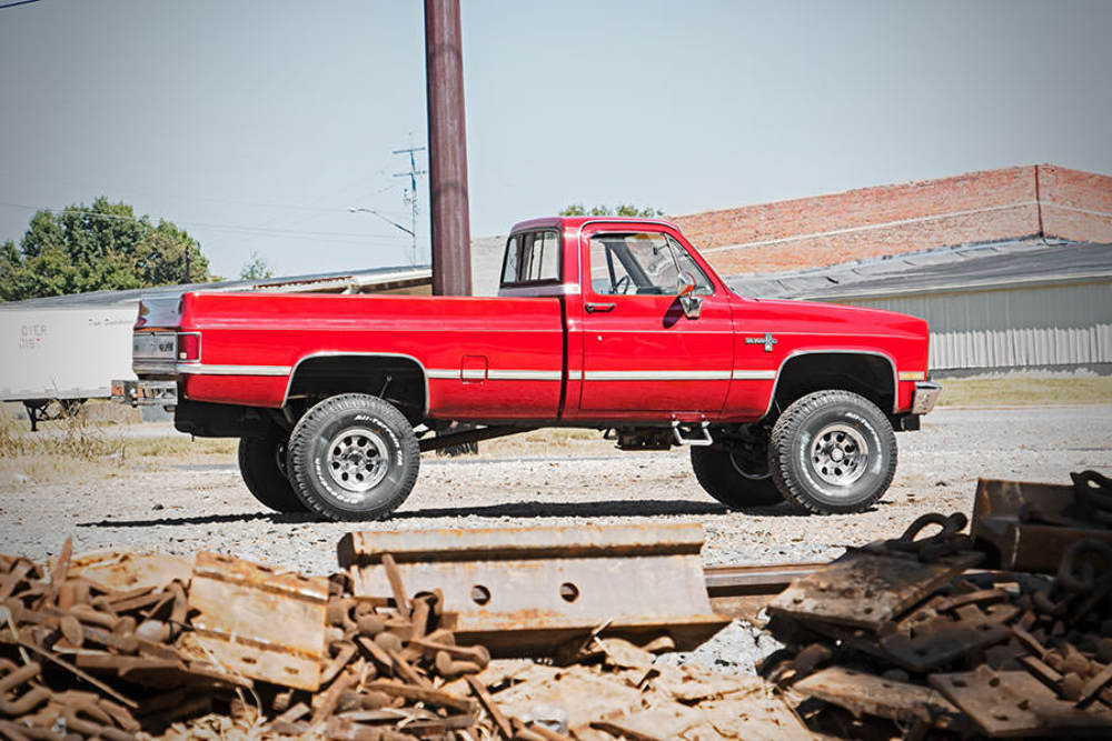 Rough Country 4in GM Suspension Lift System 56in Rear Springs -4