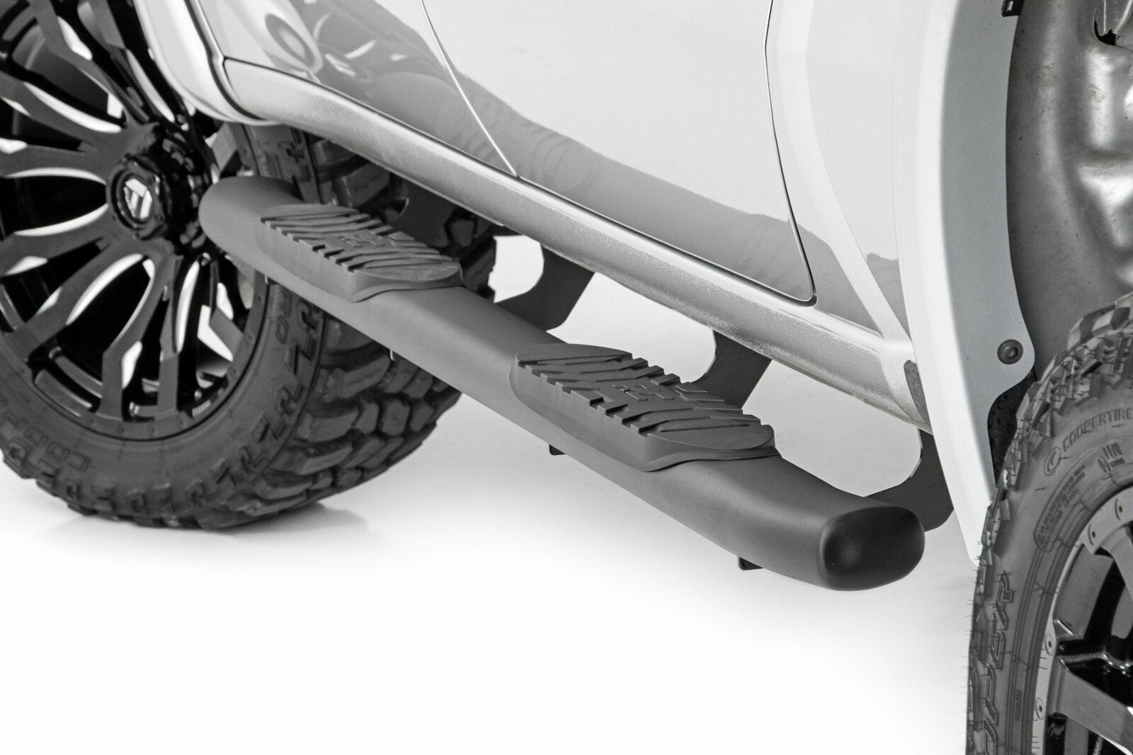 Rough Country GM Oval Nerf Step Bars 19-25 GM 1500/2020 2500HD/3500 HD CREW CAB 21002