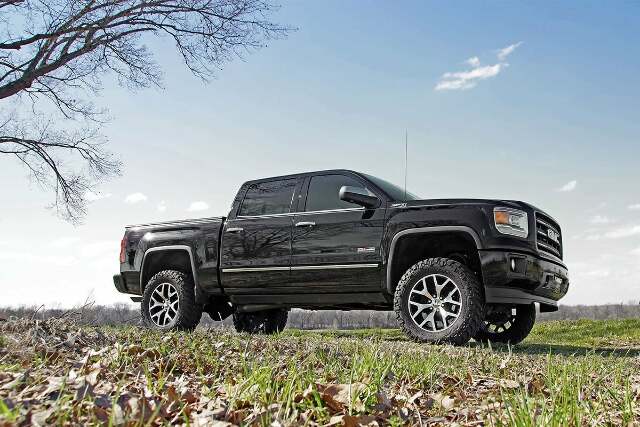 Rough Country 6" Lift Kit Alu/Stamp Steel M1 Struts Chevy/GMC 1500 14-18 22740