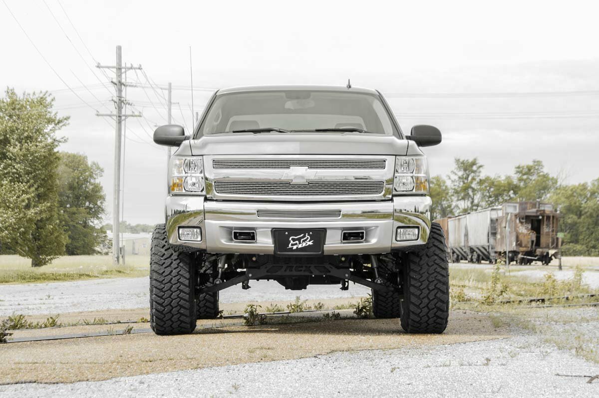 Rough Country 7.5 Inch Lift Kit M1 Struts/M1 Chevy/GMC 1500 07-13 4WD -5