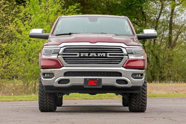 Rough Country 3.5" Lift Kit M1 Struts/M1 for Ram 1500 2019-2025 31440RED