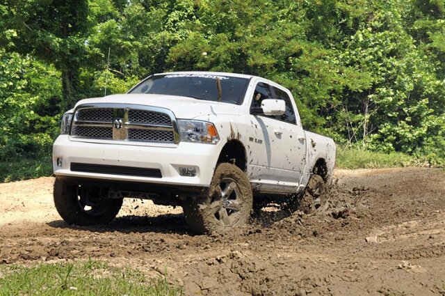 Rough Country 6in Suspension Lift Kit Lifted Struts 09-11 for RAM 1500 4wd 32932