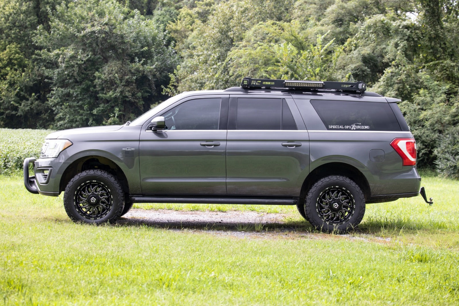 Rough Country 3" Lift Kit UCA for Ford Expedition 4WD 2018-2023