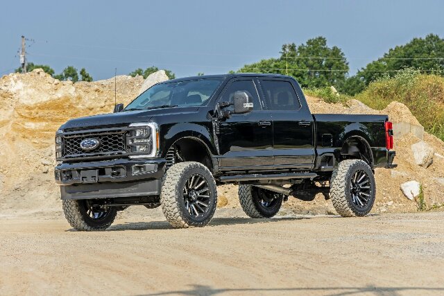 Rough Country 6" Lift Kit Gas Radius Arm for Ford F250/F350 4wd 23-25 41630