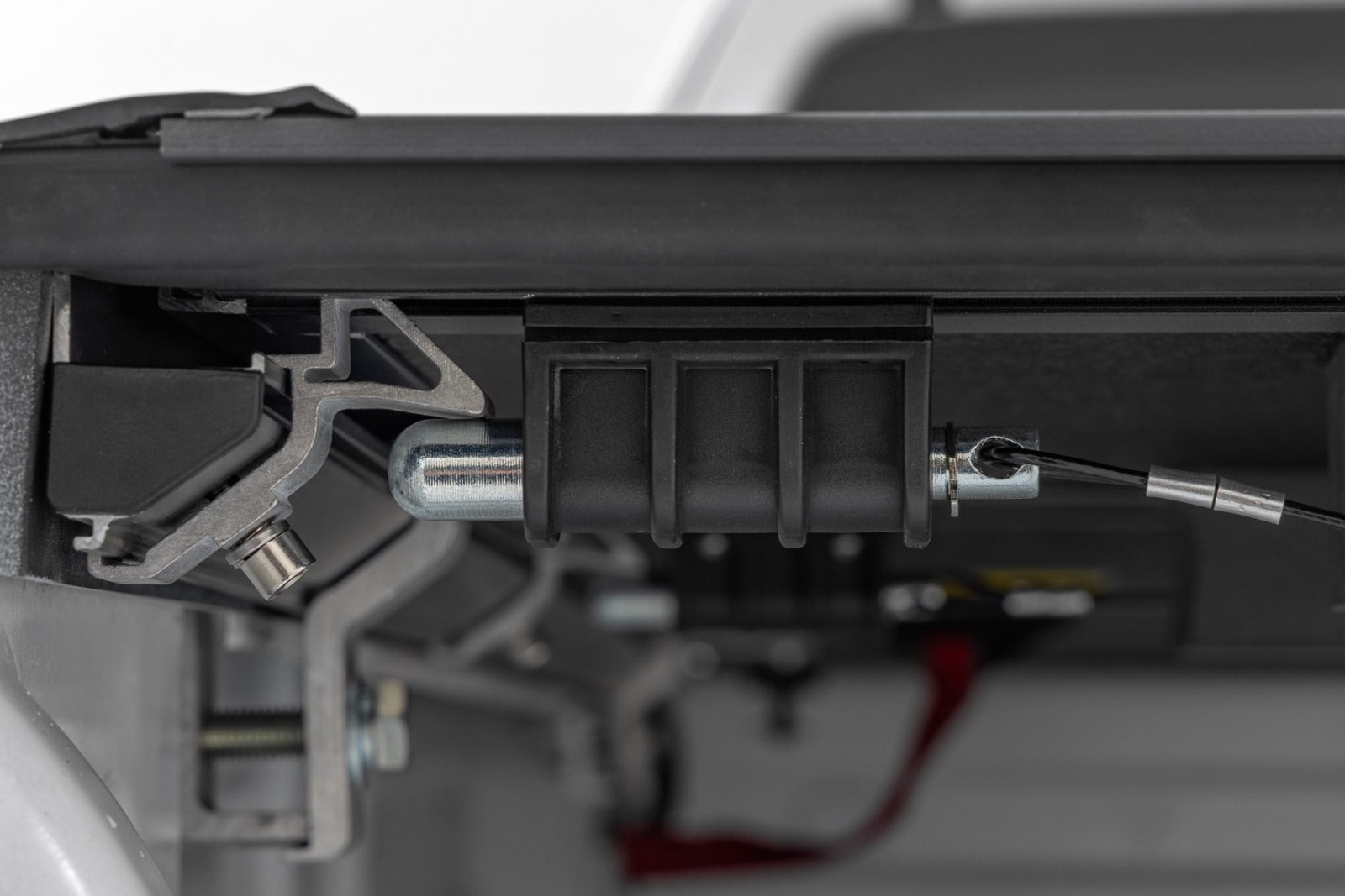 Rough Country Hard Low Profile Bed Cover 6' Bed Chevy/GMC Canyon/Colorado 15-22