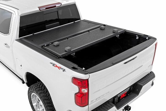 Hard Low Profile Bed Cover 6'7" Bed Chevy/GMC 1500 19-24 47120650B