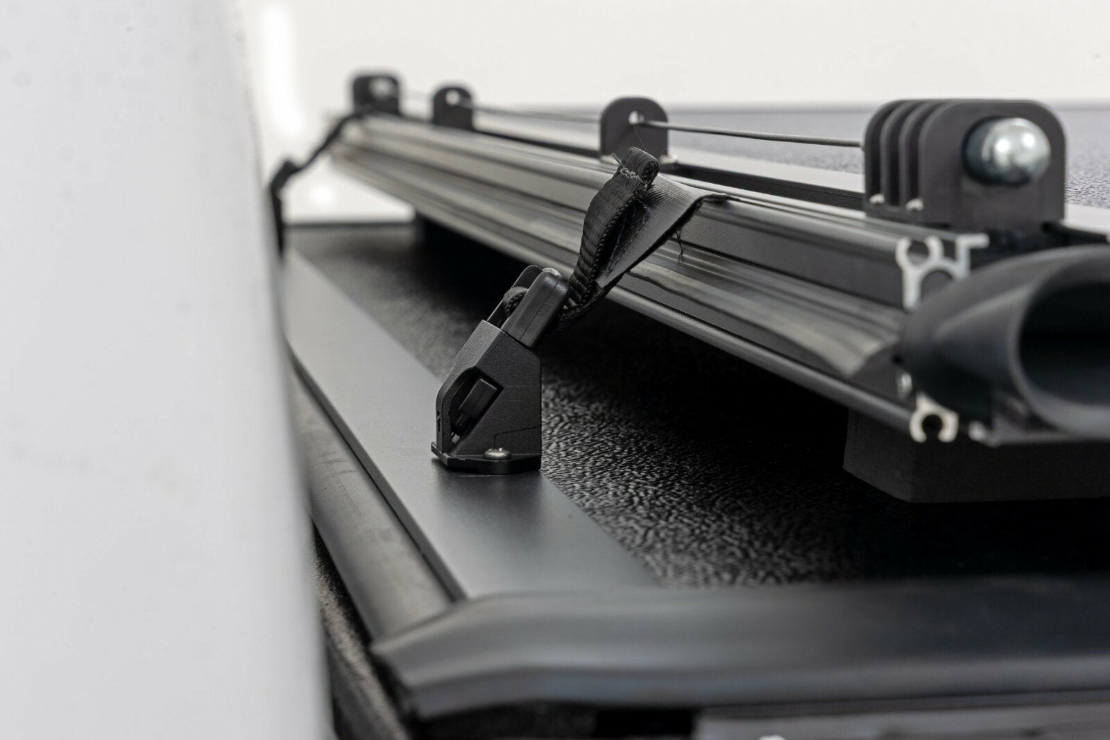 Rough Country Hard Low Profile Bed Cover 6'7" Bed for Ford F-150 04-14