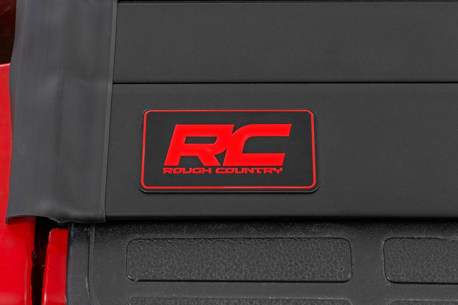 Rough Country Hard Roll Up Cover | 6'7" Bed | Chevy/GMC 1500 (1999-2006) -6