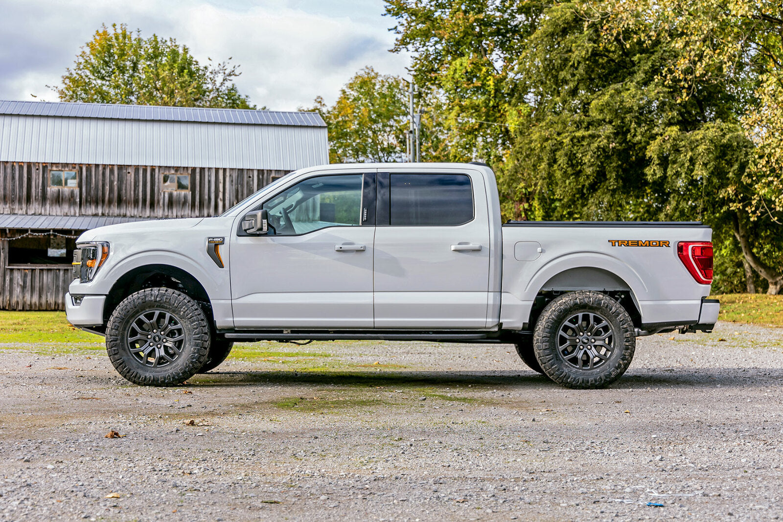 Rough Country 2.5" Lift Kit M1 Struts For Ford F-150 Tremor 4WD 2021-2022 -5