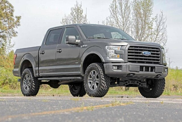 Rough Country 4 Inch Lift Kit M1 Struts/M1 for Ford F-150 4wd 2015-2020 55540