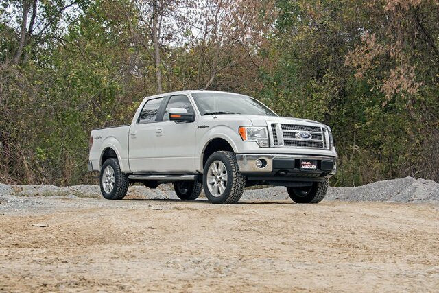 Rough Country 2" Lift Kit M1 Struts/M1 For Ford F-150 2009-2013 56840