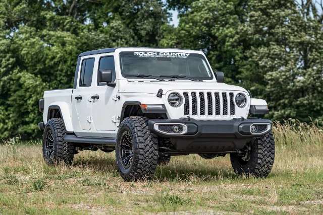 Rough Country 2.5" For Jeep JT Gladiator Suspension Lift Kit V2 Shocks Springs 64870