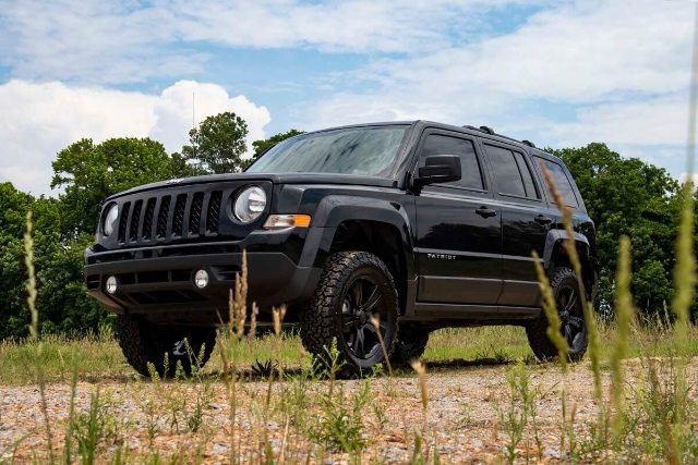 Rough Country 2in For Jeep Suspension Lift Kit 10-17 Patriot & 07-16 Compass 4wd