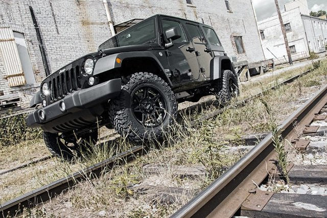 Rough Country 2.5in For Jeep Lift Kit w/V2 Shocks 07-18 Wrangler JK Unlimited 67970