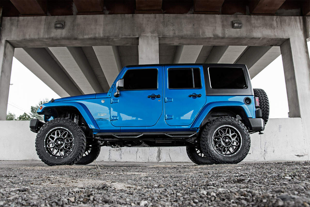 Rough Country 3.5" Lift Kit M1 For Jeep Wrangler JK 2WD/4WD 07-18