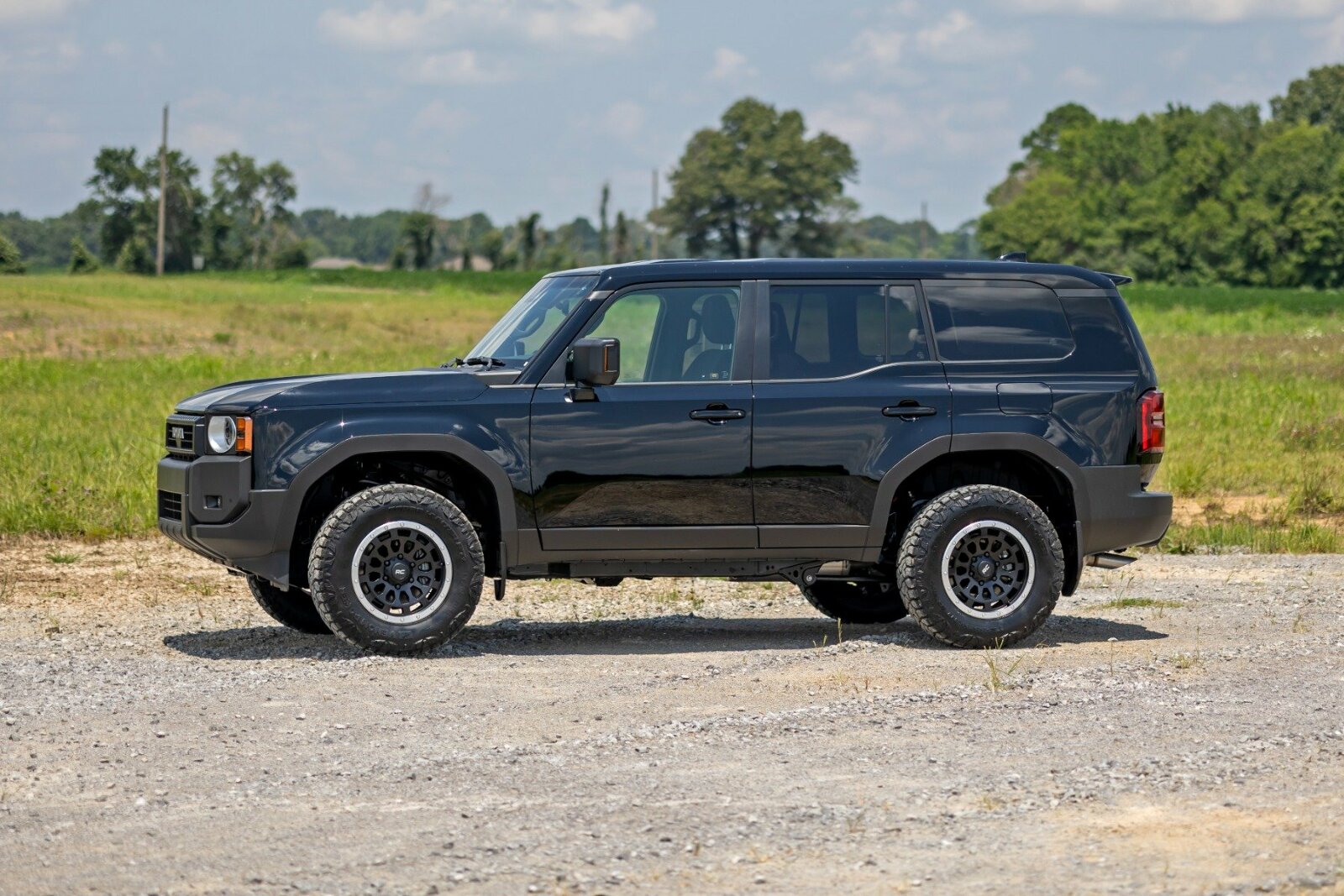 Rough Country 1.5" Leveling Kit Toyota Land Cruiser 4WD 2024 72900_A