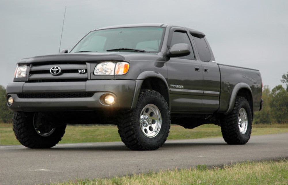Rough Country 2.5in Suspension Lift Kit w/ Struts/Shocks For Toyota Tundra 75031
