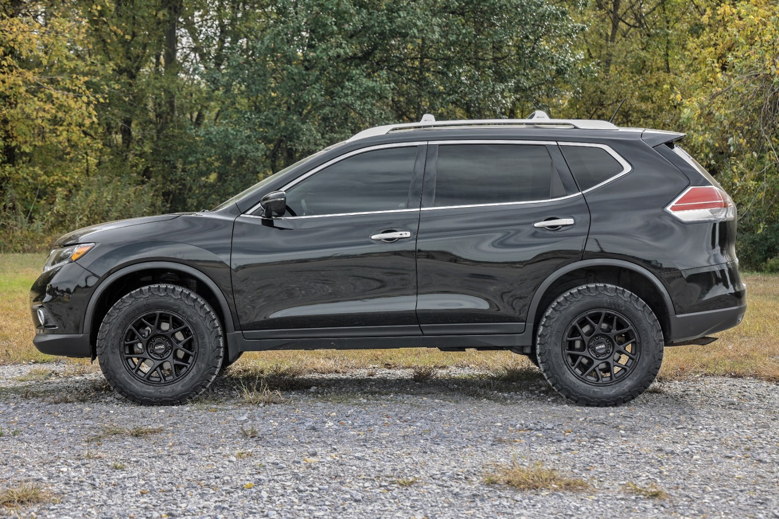 Rough Country 1.5 Inch Lift Kit Struts for Nissan Rogue 4WD 2014-2020 -6