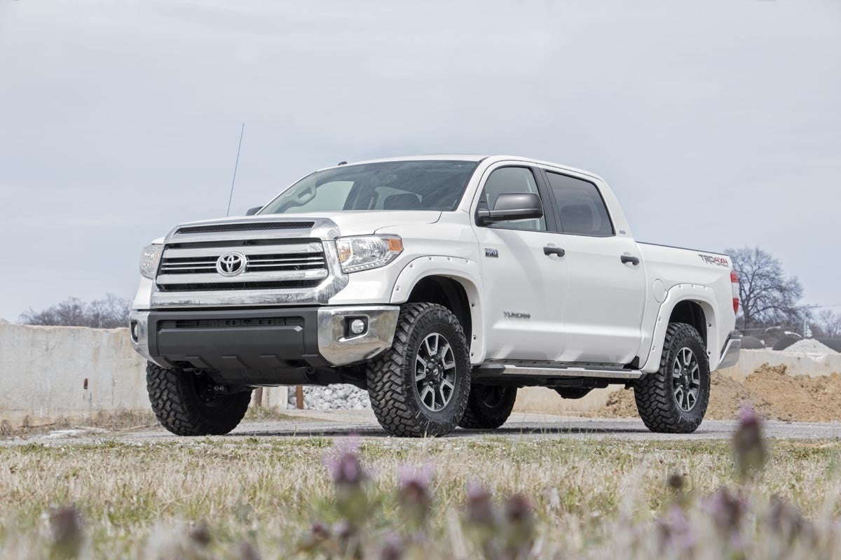 Rough Country 2.5-3in Toyota Leveling Lift Kit 07-21 Tundra 4WD 87000