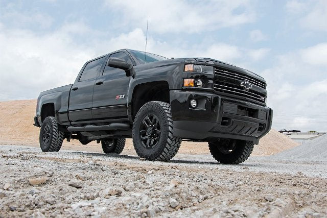 Rough Country 3.5in GM Suspension Lift Kit w/V2 Shocks 11-19 2500/3500HD 95970