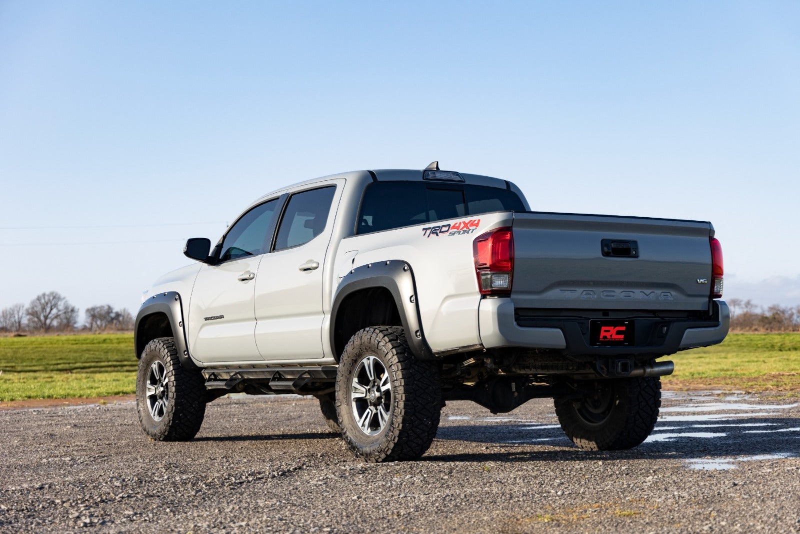 Pocket Fender Flare Toyota Tacoma 16-23 Silver