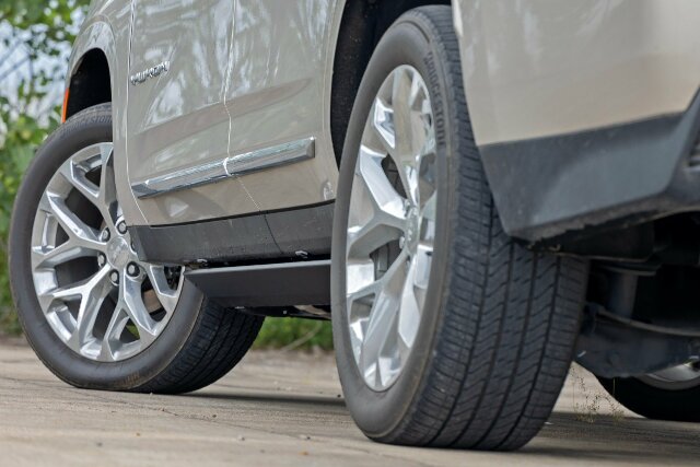 Rough Country Power Running Boards Dual Motor Chevy/GMC Tahoe/Yukon 21-24 PSR055220