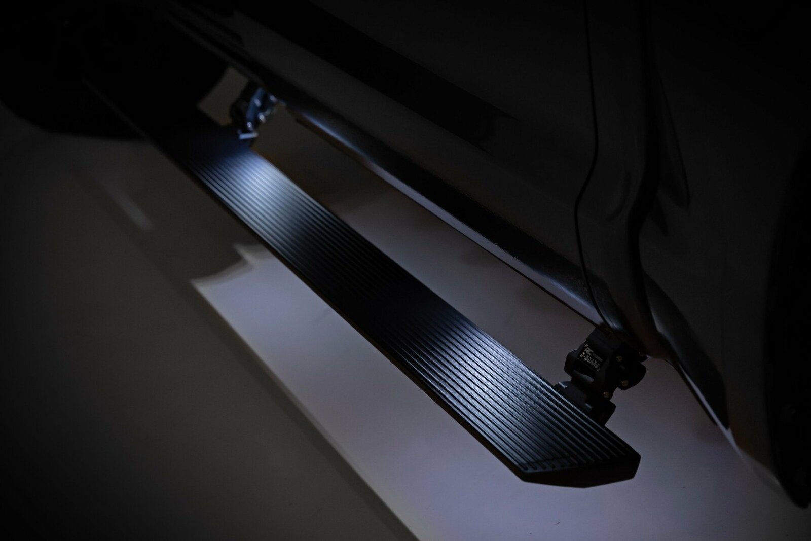 Rough Country Power Running Boards Crew Cab Chevy/GMC 1500/2500HD/3500HD PSR50718