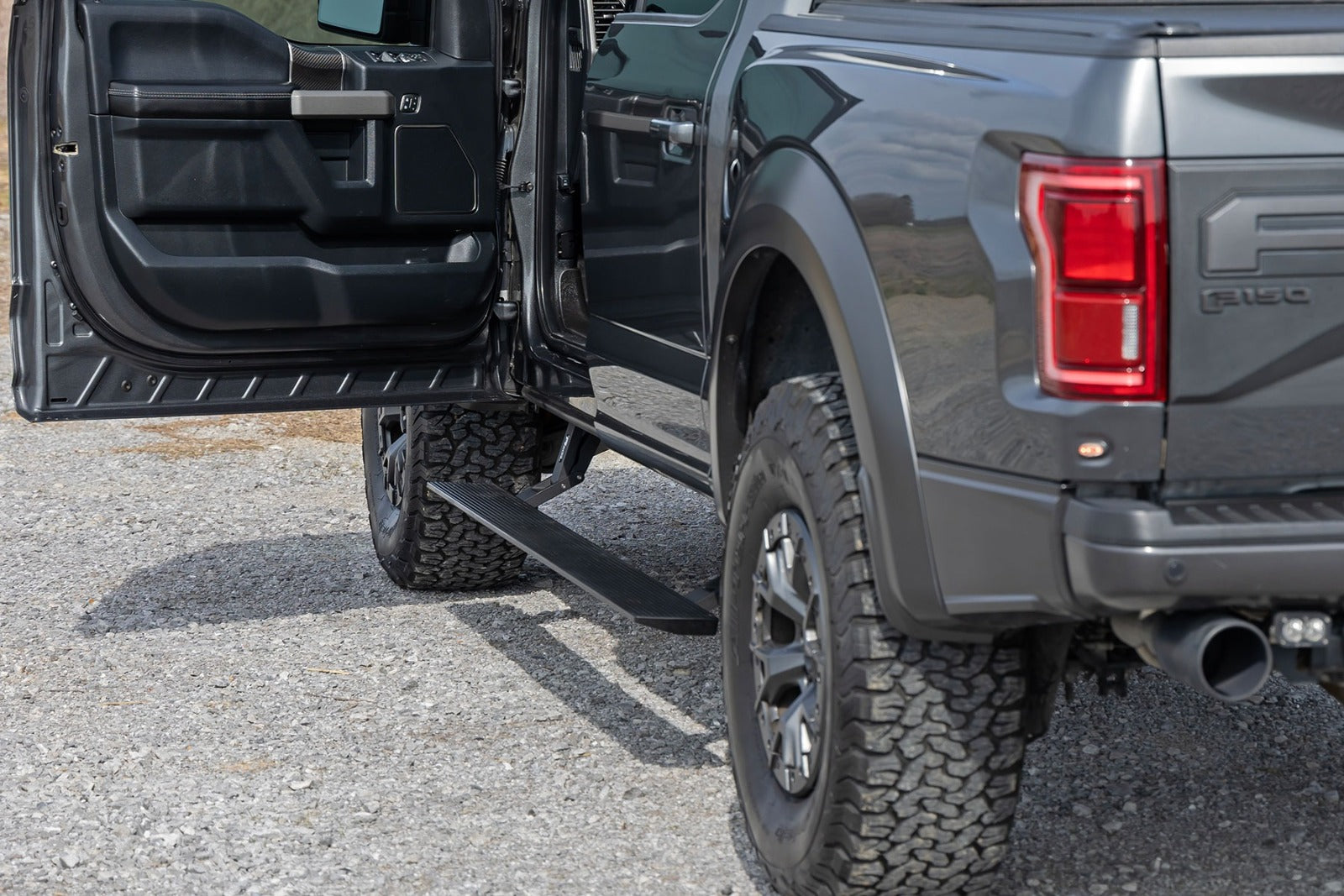 Rough Country Power Running boards for Ford Crew Cab F150 15-25 F250/F350 17-26 PSR71520