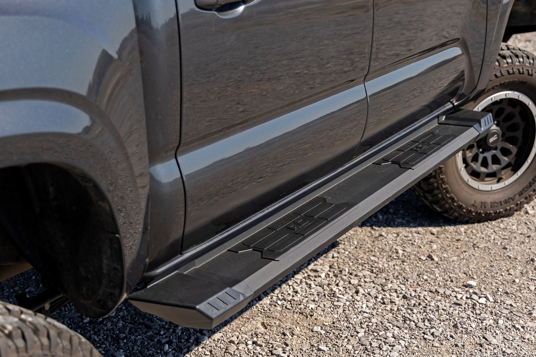 Rough Country HD2 Running Boards Double Cab Toyota Tacoma 05-23 SRB051785A