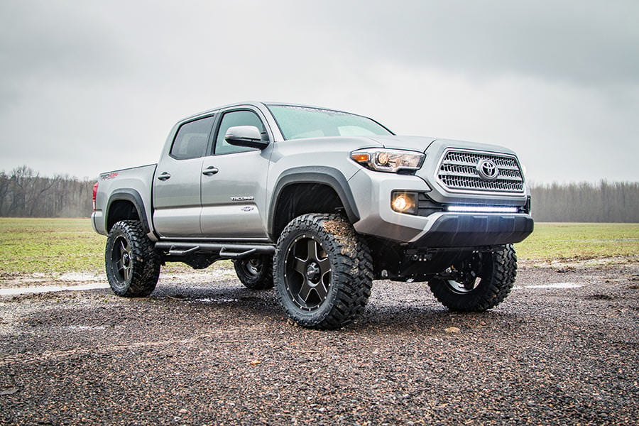 Rough Country 4" Suspension Lift Kit w/ Shocks for Toyota Tacoma 16-20 4wd 75720