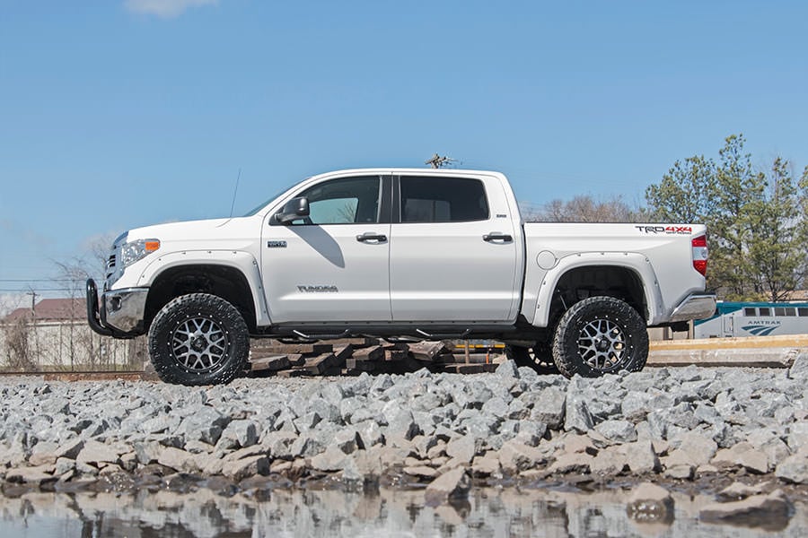 Rough Country 6" Lift Kit w/M1 Struts/M1 for Toyota Tundra 4wd 16-21 75240