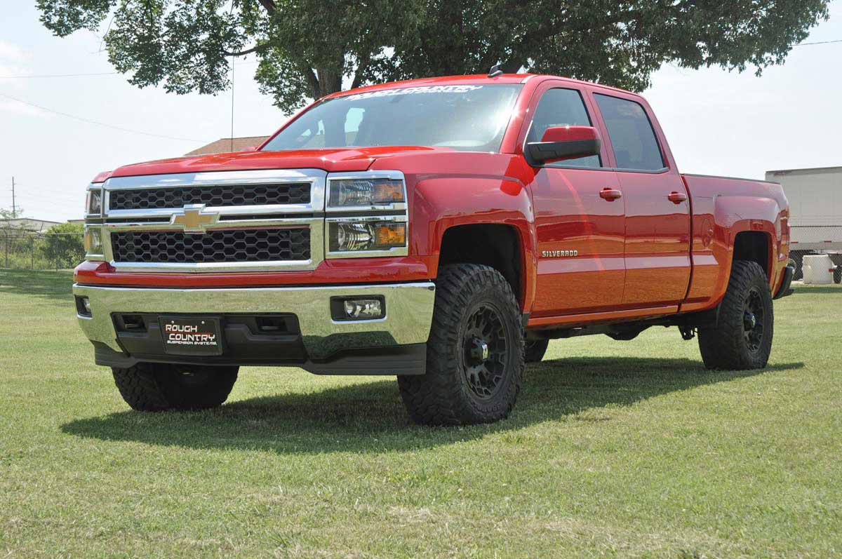 Rough Country 2.5" Lift Kit Alu/Cast Steel M1 Strut Chevy/GMC 1500 07-16 1340