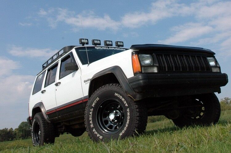 Rough Country 3 In Series II Suspension Lift for Cherokee XJ 84-01 -2
