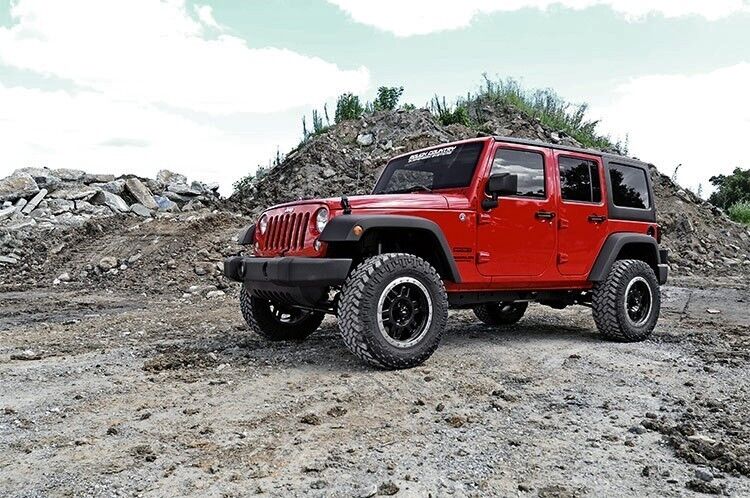 Rough Country 2.5" Budget Boost Lift Kit For Jeep Wrangler JK 2007-2018