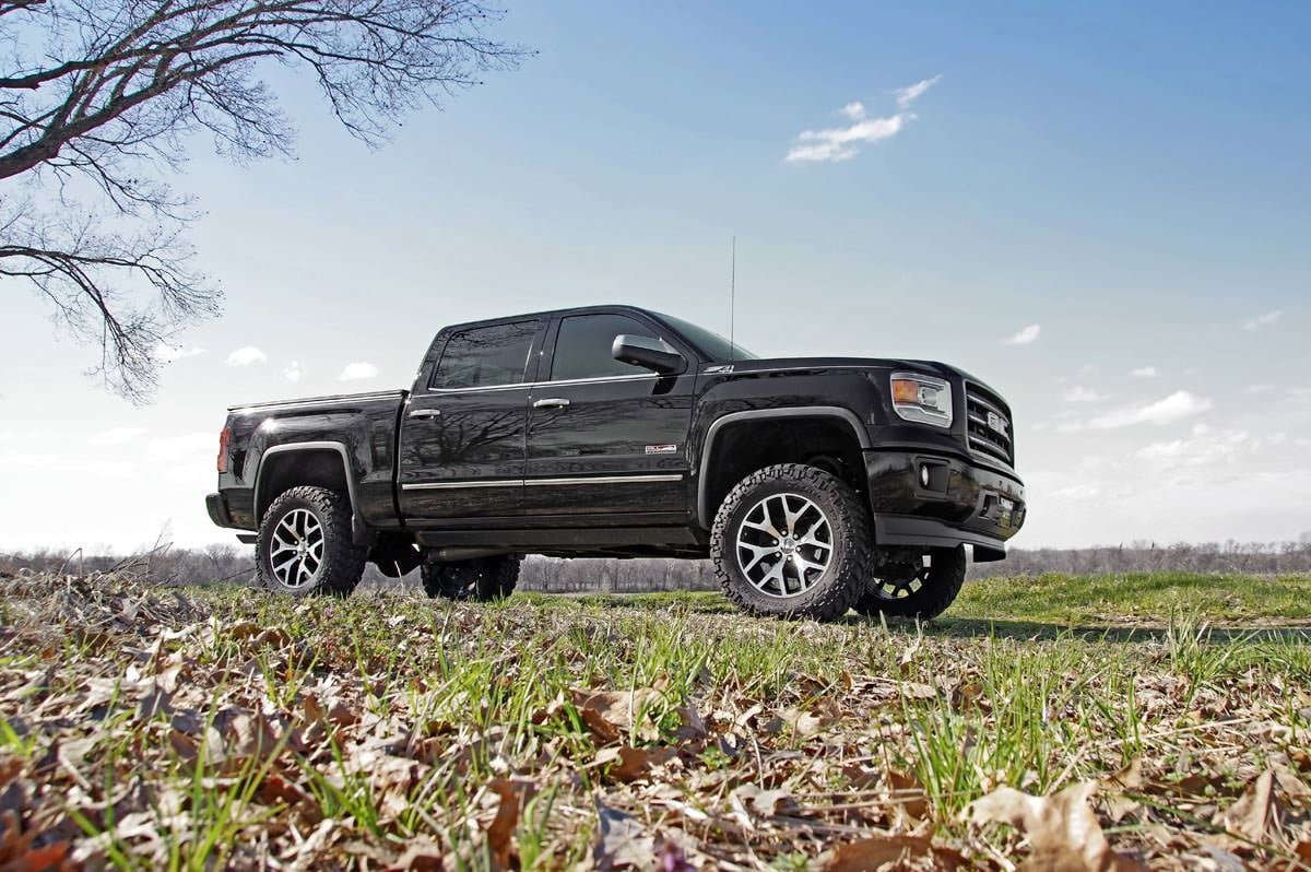 Rough Country 5" GMC Lift Kit 14-18 1500 Denali MagneRide Alum Stamped Steel 17901