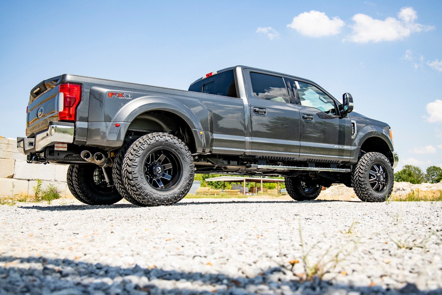 Rough Country 4.5" for Ford Lift V2 Shocks Driveshaft 17+ F350/450 Diesel Dually 55971
