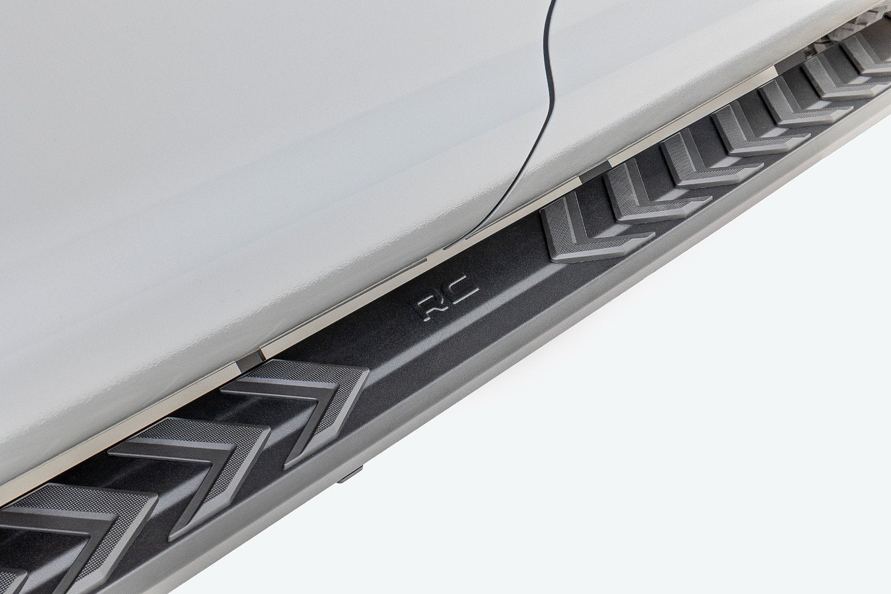 Rough Country BA2 Running Boards Side Step Bars Crew Cab for Toyota Tundra 07-21 41005A