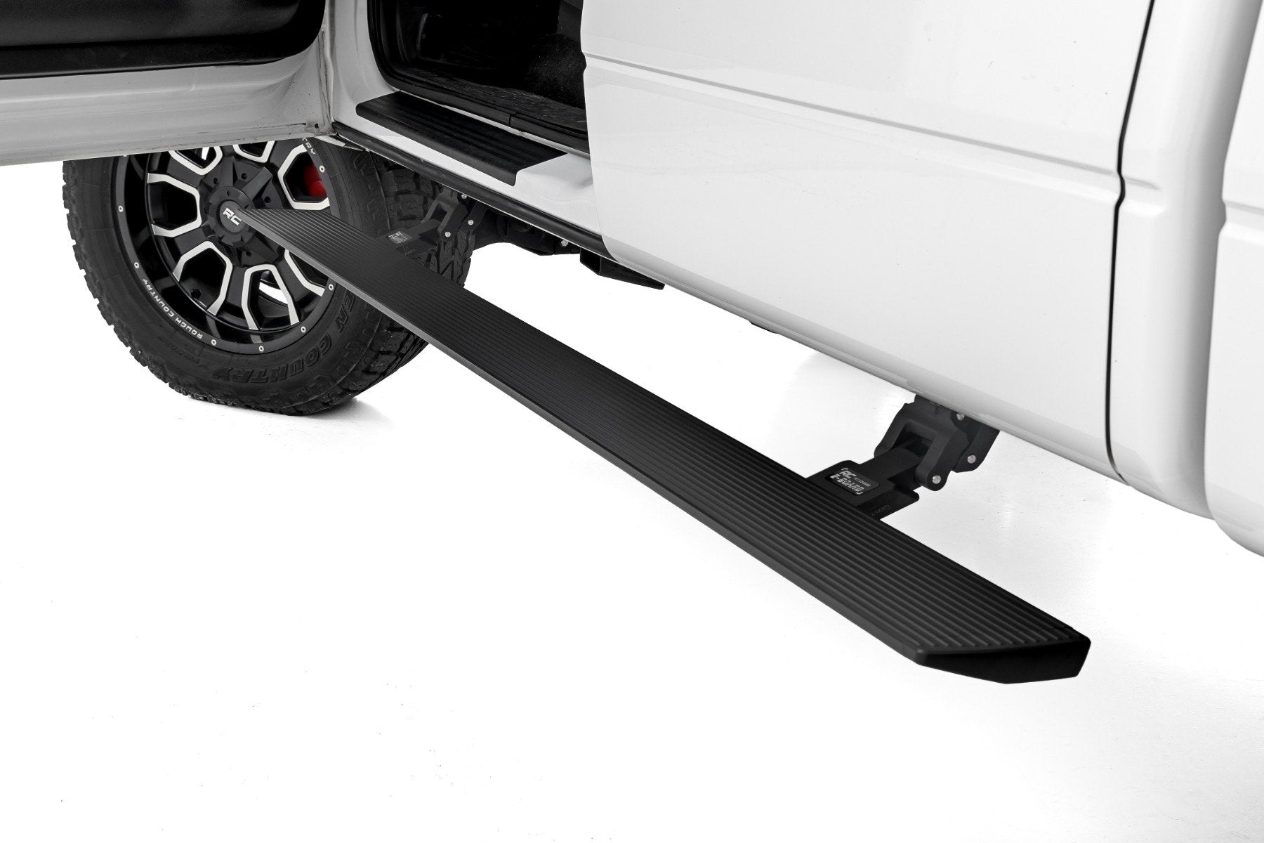 Rough Country Power Running Boards Crew Cab Ford F-150/F-150 Raptor 09-14 PSR71529