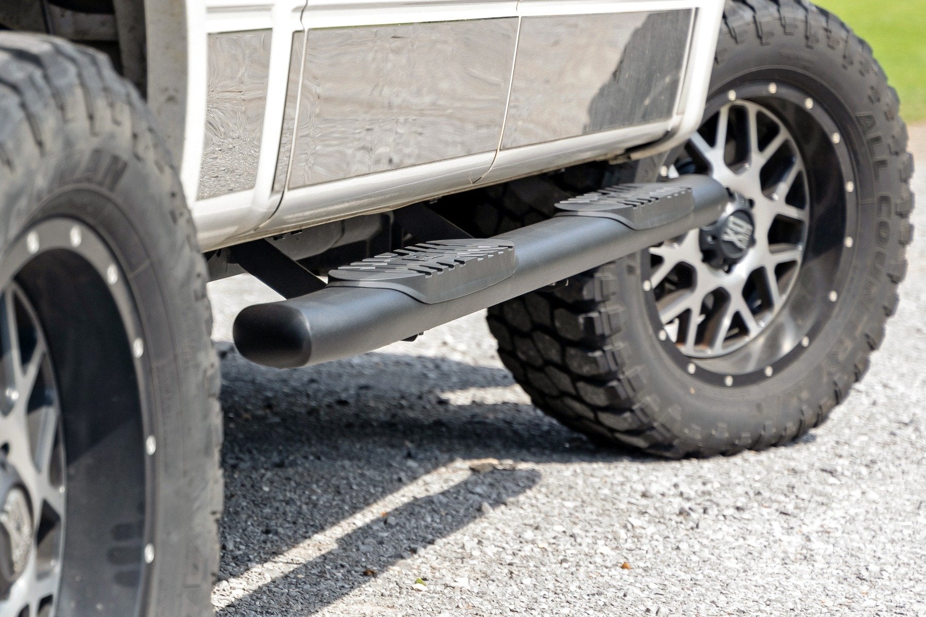 Rough Country Oval Nerf Step Crew Cab Black Ford F-150 2WD/4WD 2009-2014 21007